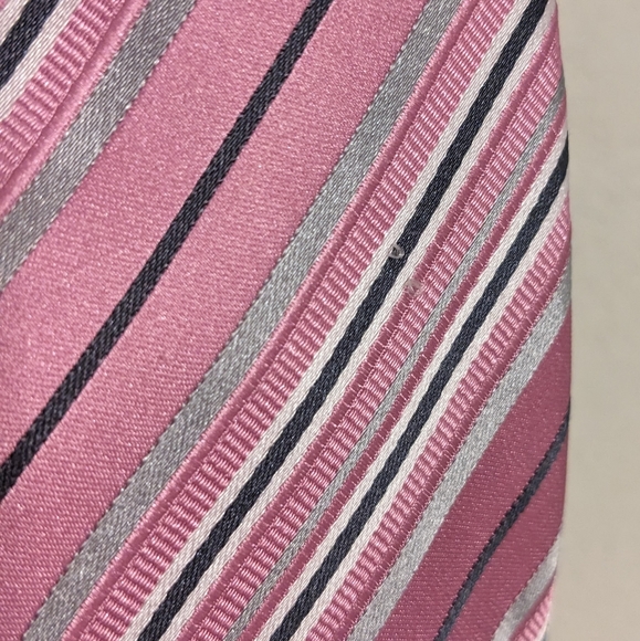 Geoffrey Beene Tie - Picture 3 of 3